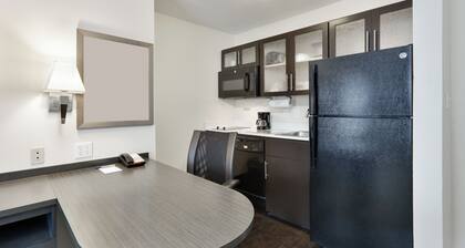 Candlewood Suites Market Center by IHG