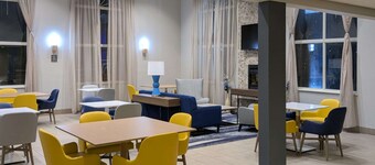 Comfort Inn & Suites Sharonville - Cincinnati North