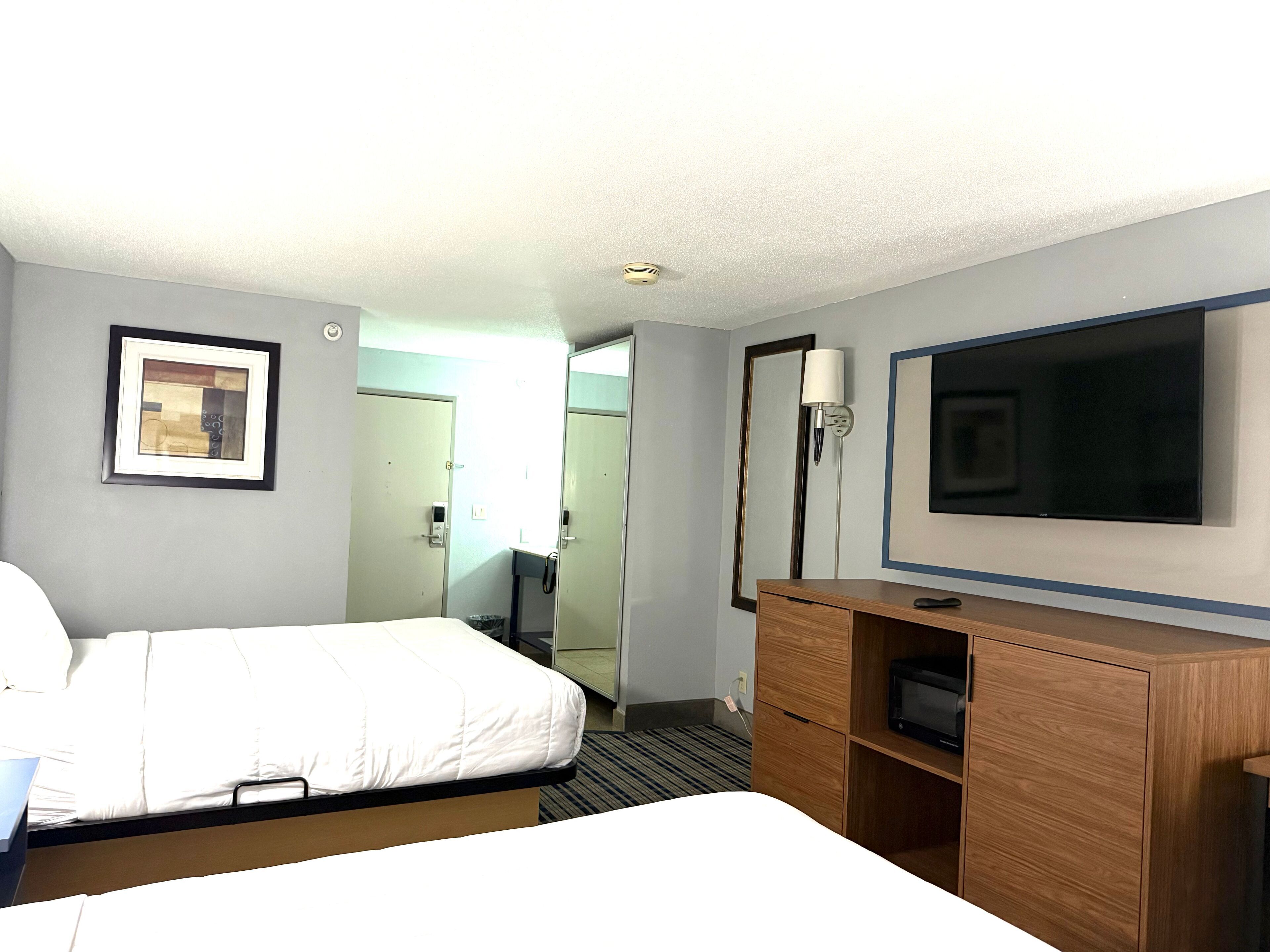 Rom, 2 queensize-senger, ikke-røyk | Skrivebord, strykejern/-brett og barnesenger (inkludert)