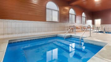 สระว่ายน้ำ