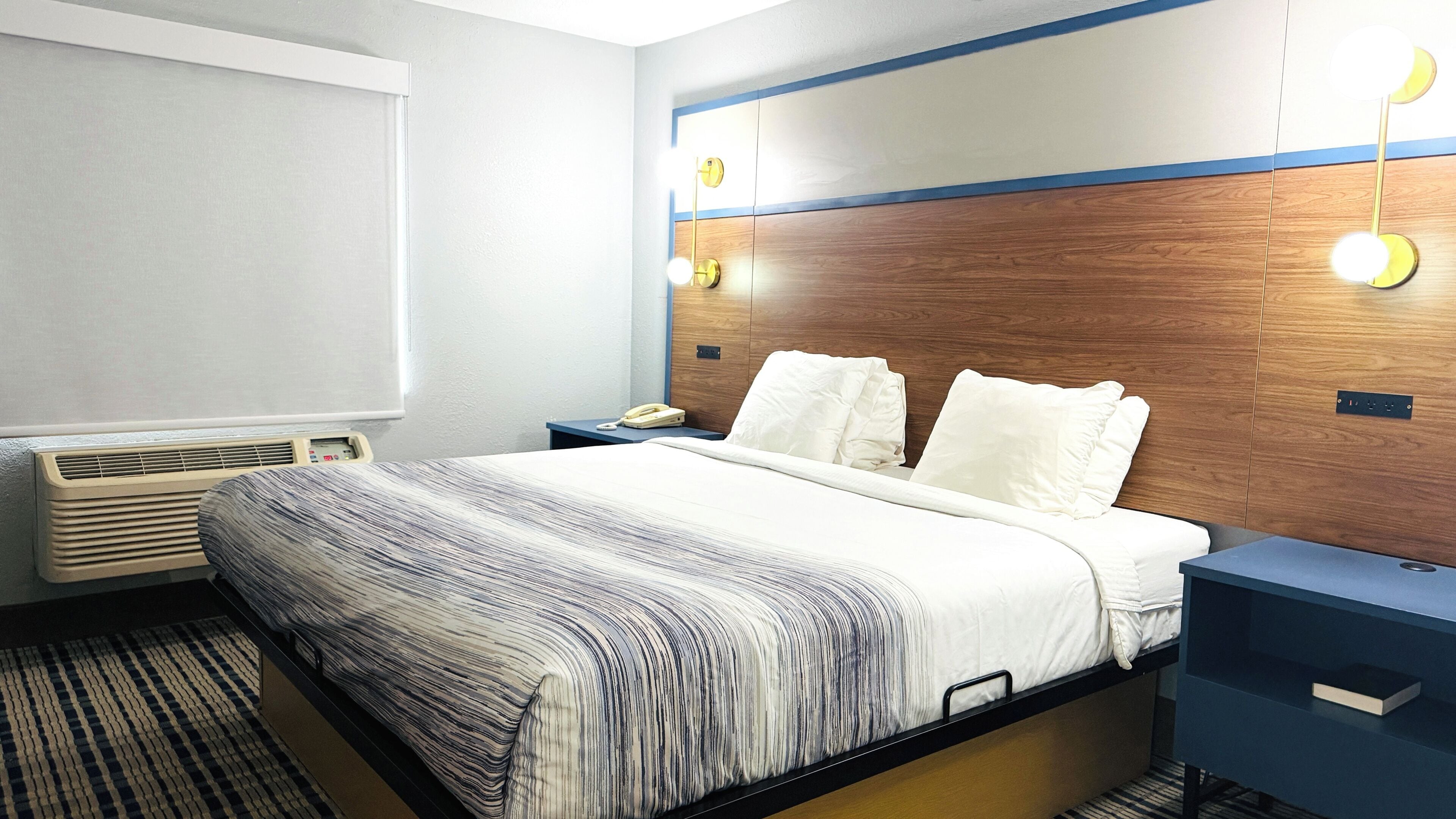 Bureau, fer et planche à repasser, lits bébé (gratuits), Wi-Fi gratuit