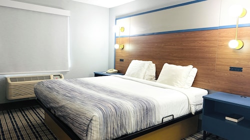 AmericInn by Wyndham Frankfort IN