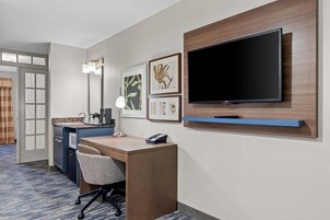 Ropa de cama de alta calidad y minibar 