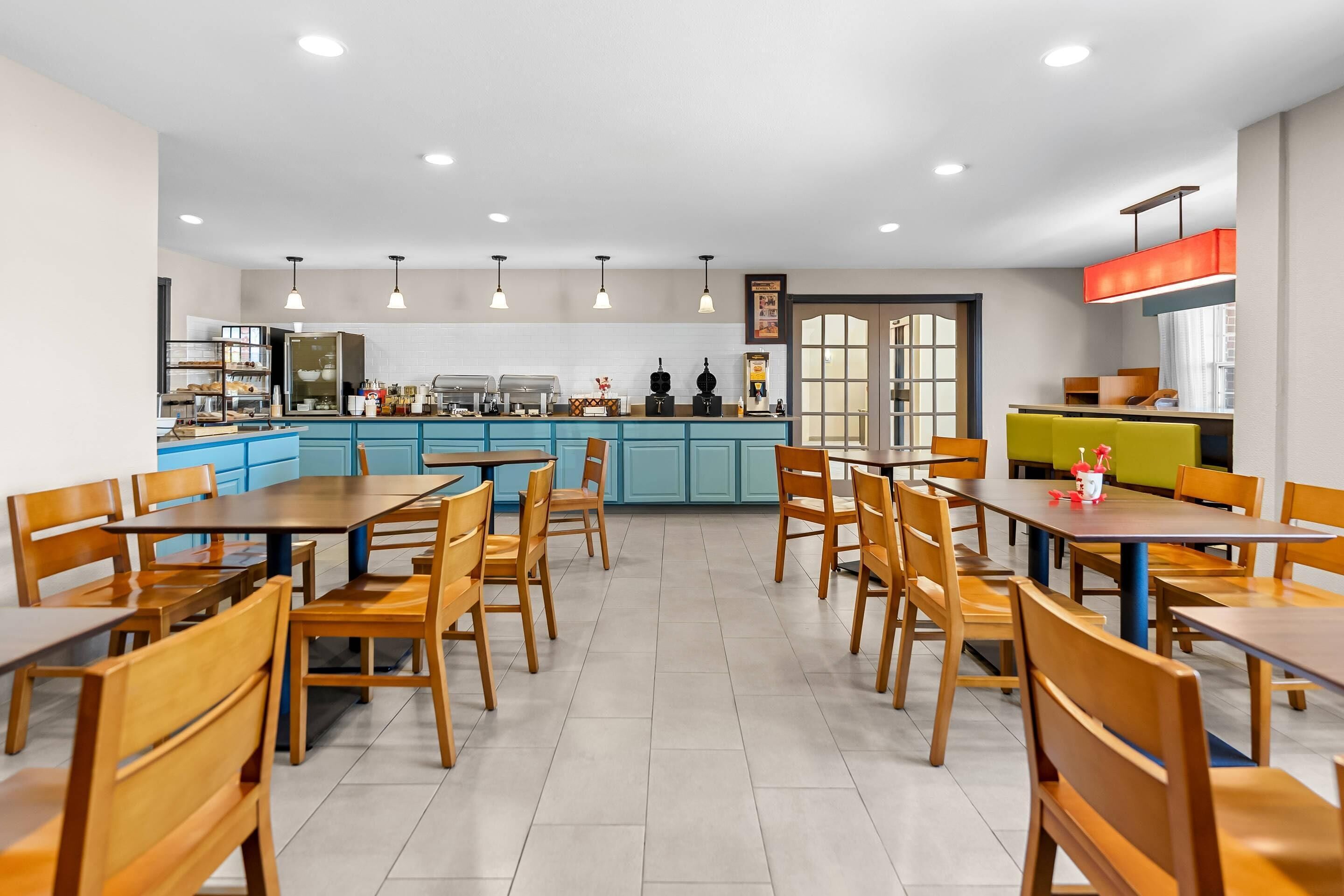 Free daily buffet breakfast