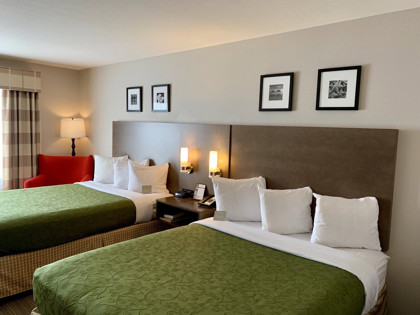 Premium bedding, minibar, in-room safe, desk