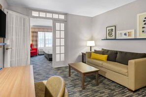 Suite, 1 Bedroom, Accessible, Non Smoking (Roll-in Shower) | Premium bedding, minibar, in-room safe, desk - Country Inn & Suites by Radisson Kenosha - Pleasant Prairie (Kenosha)