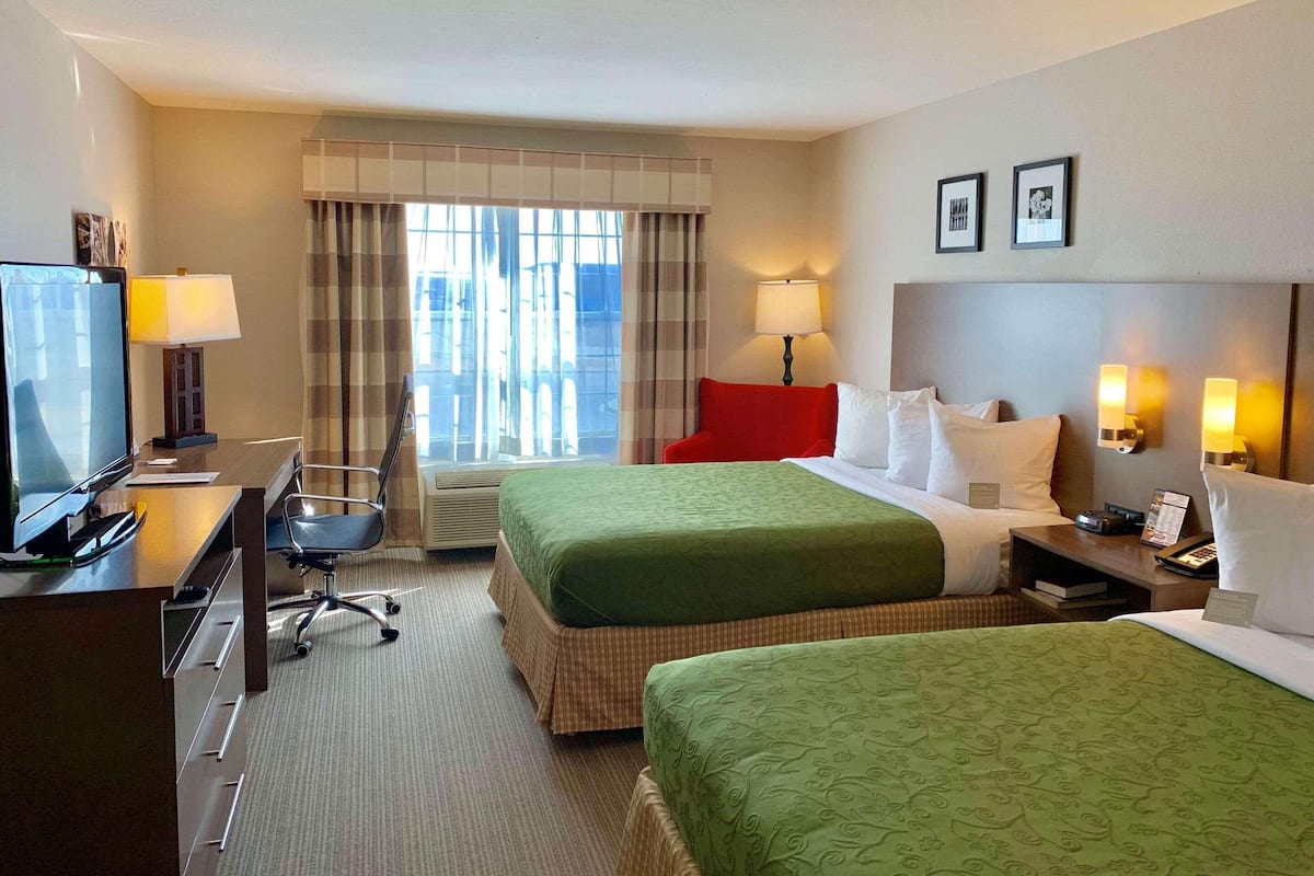 1 bedroom, premium bedding, minibar, in-room safe