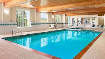 Indoor pool, sun loungers