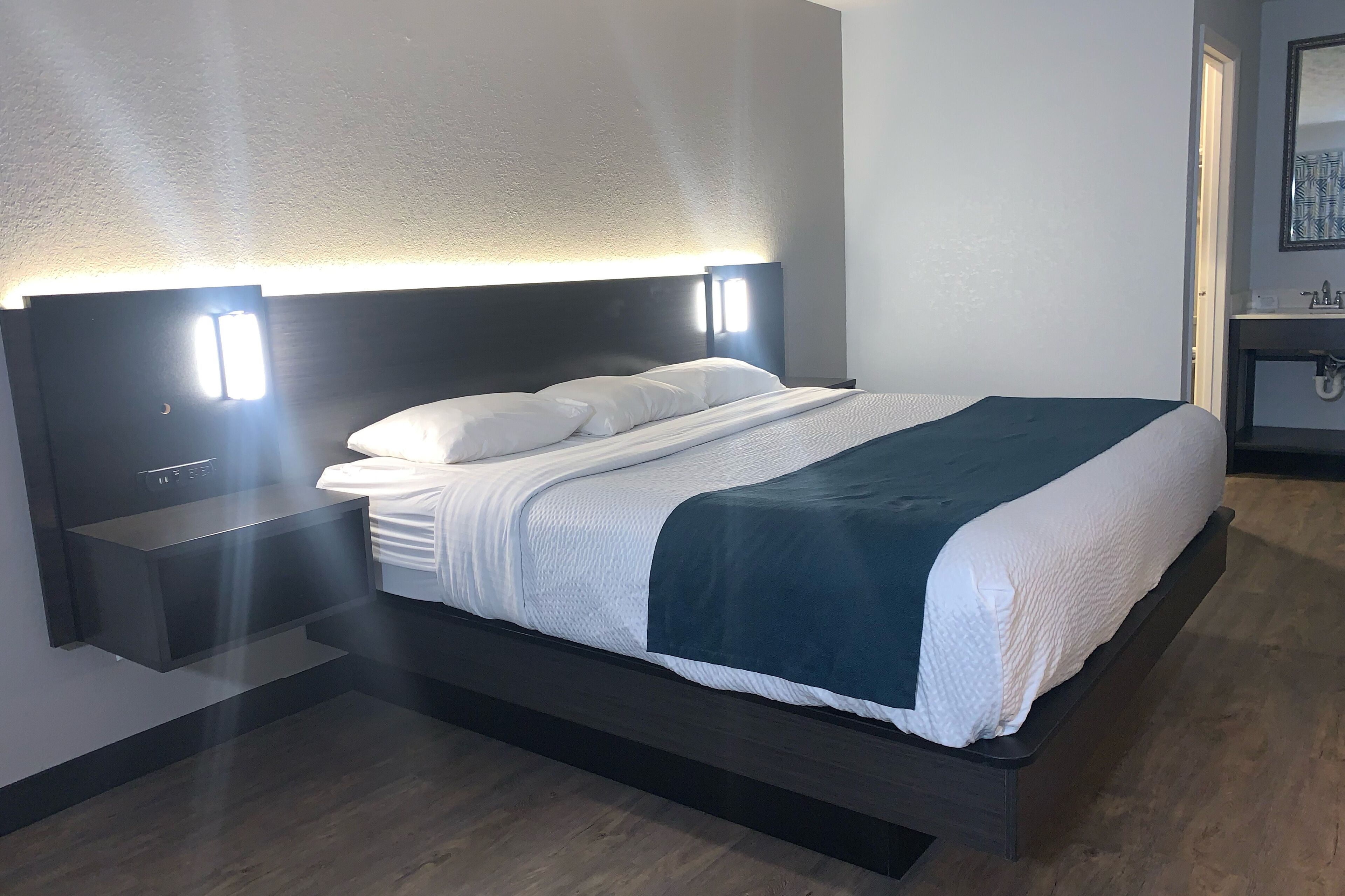 書桌、遮光布/窗簾、熨斗/熨衣板、免費無線上網