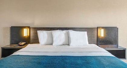 Motel 6 Hillsville, VA