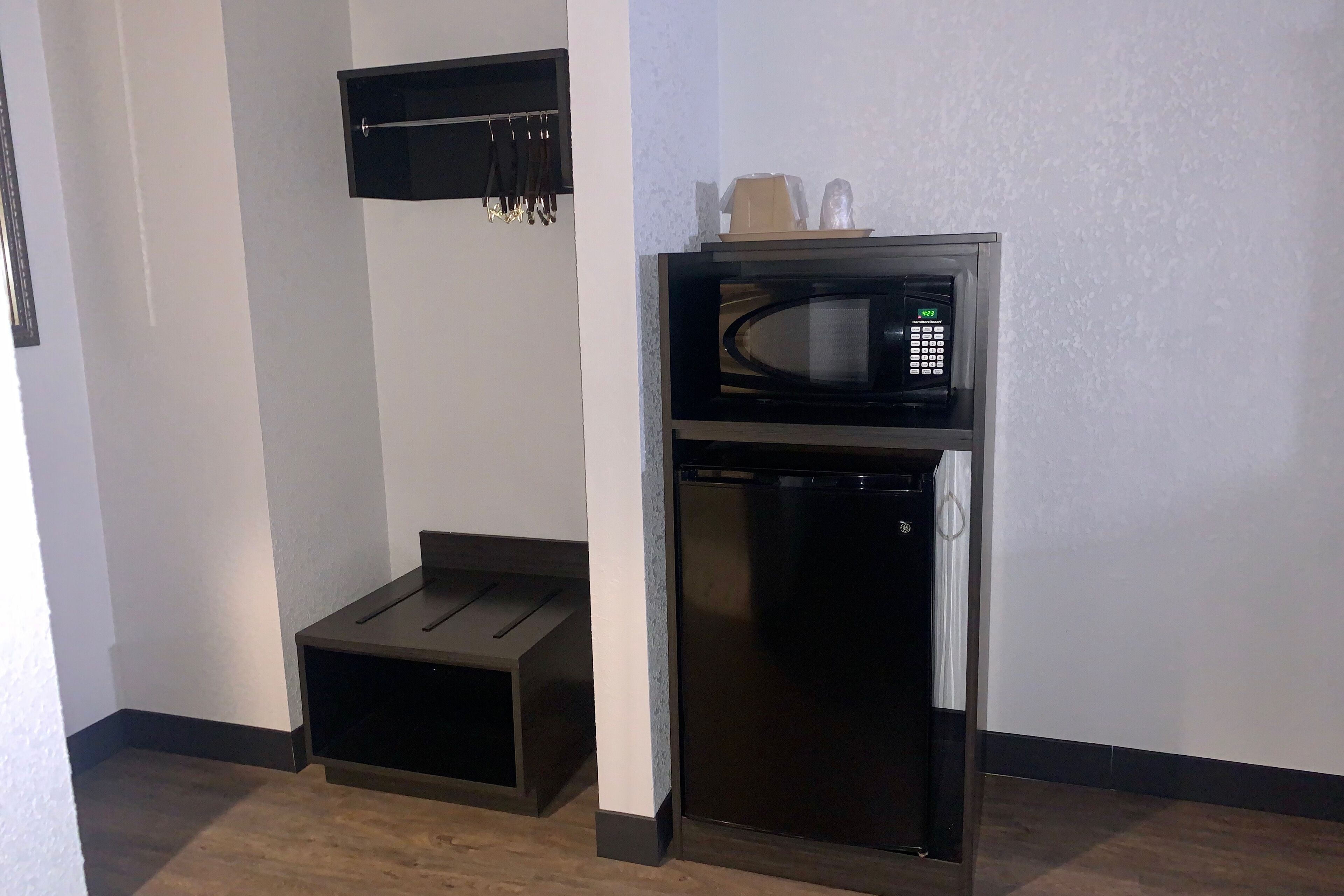 書桌、遮光布/窗簾、熨斗/熨衣板、免費無線上網