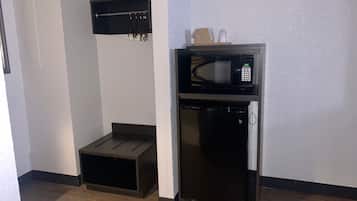 Bureau, rideaux occultants, fer et planche à repasser, Wi-Fi gratuit