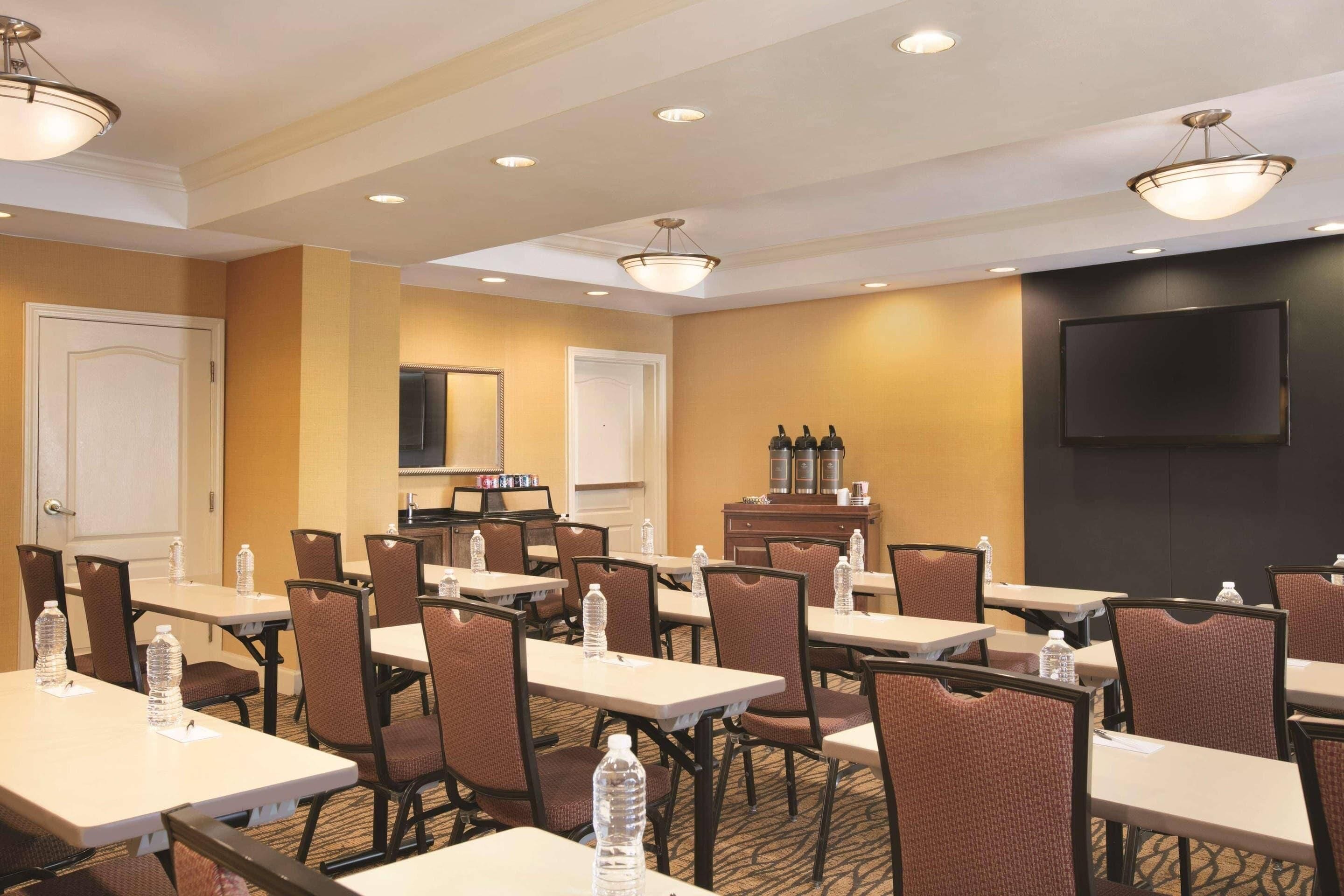 Photo - Country Inn & Suites By Radisson, Atlanta Airport North, GA