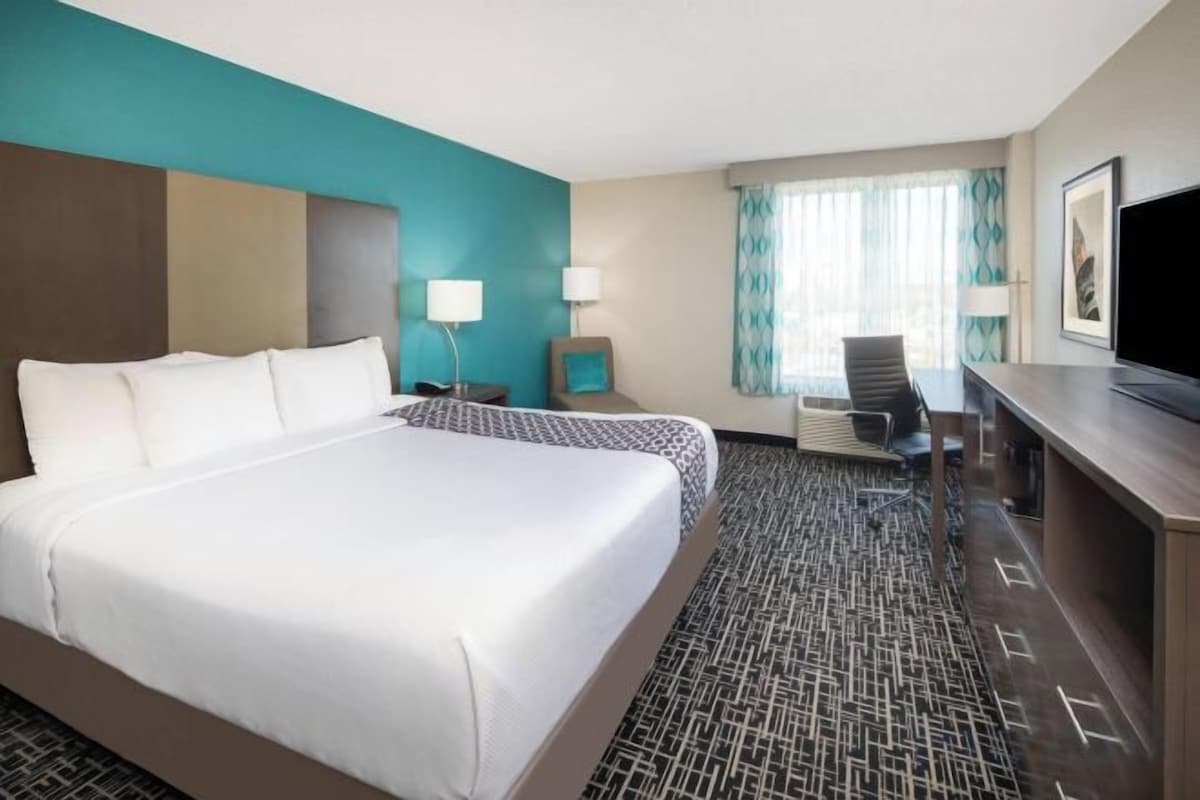 1 King Bed, Various Views, Non-Smoking