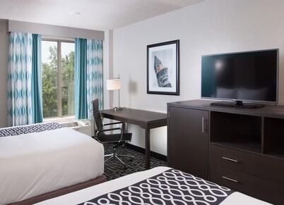 La Quinta Inn & Suites by Wyndham Atlanta Airport North
