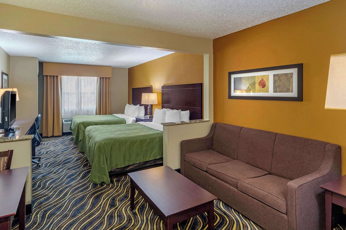 Studio Suite, 2 Queen Beds | Desk, iron/ironing board, free cribs/infant beds, free rollaway beds