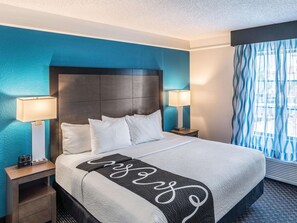 Suite, 1 King Bed, Non Smoking (One Bedroom)