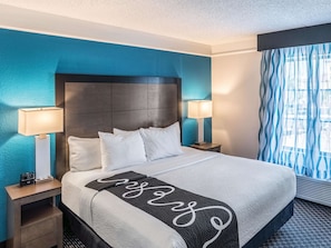 Deluxe-Suite, 1 King-Bett, Nichtraucher | Hochwertige Bettwaren, Schreibtisch, Verdunkelungsvorhänge