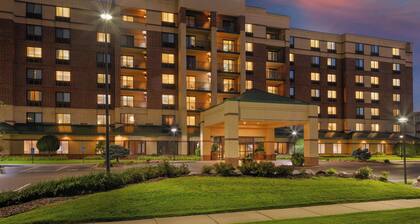 Courtyard by Marriott Bloomington by Mall of America
