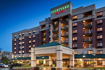 Courtyard by Marriott Bloomington by Mall of America