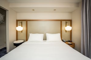 Suíte executiva, 1 quarto | 1 quarto, escrivaninha, ferros/tábuas de passar roupa, Wi-Fi de cortesia