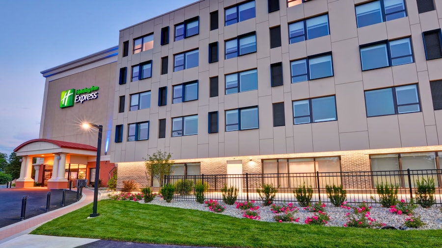 Holiday Inn Express Boston by IHG