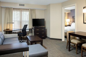 Premium bedding, desk, blackout drapes, iron/ironing board - Residence Inn by Marriott Foxborough (Foxboro)