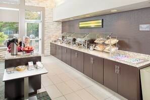 Free daily continental breakfast 