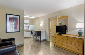 Suite, 1 King Bed with Sofa bed, Non Smoking | Desk, iron/ironing board, free rollaway beds, free WiFi - Extended Stay America Suites Nashville Franklin Cool Springs (Franklin)