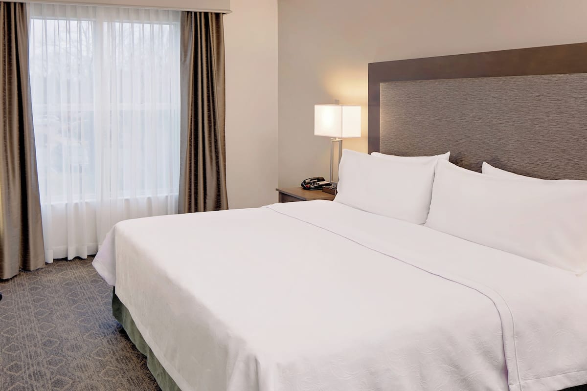 1 bedroom, in-room safe, desk, laptop workspace