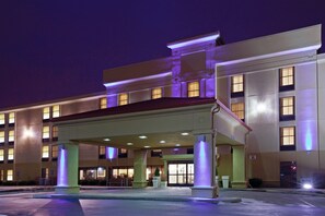 Exterior - Holiday Inn Express Indianapolis South by IHG (Indianapolis)
