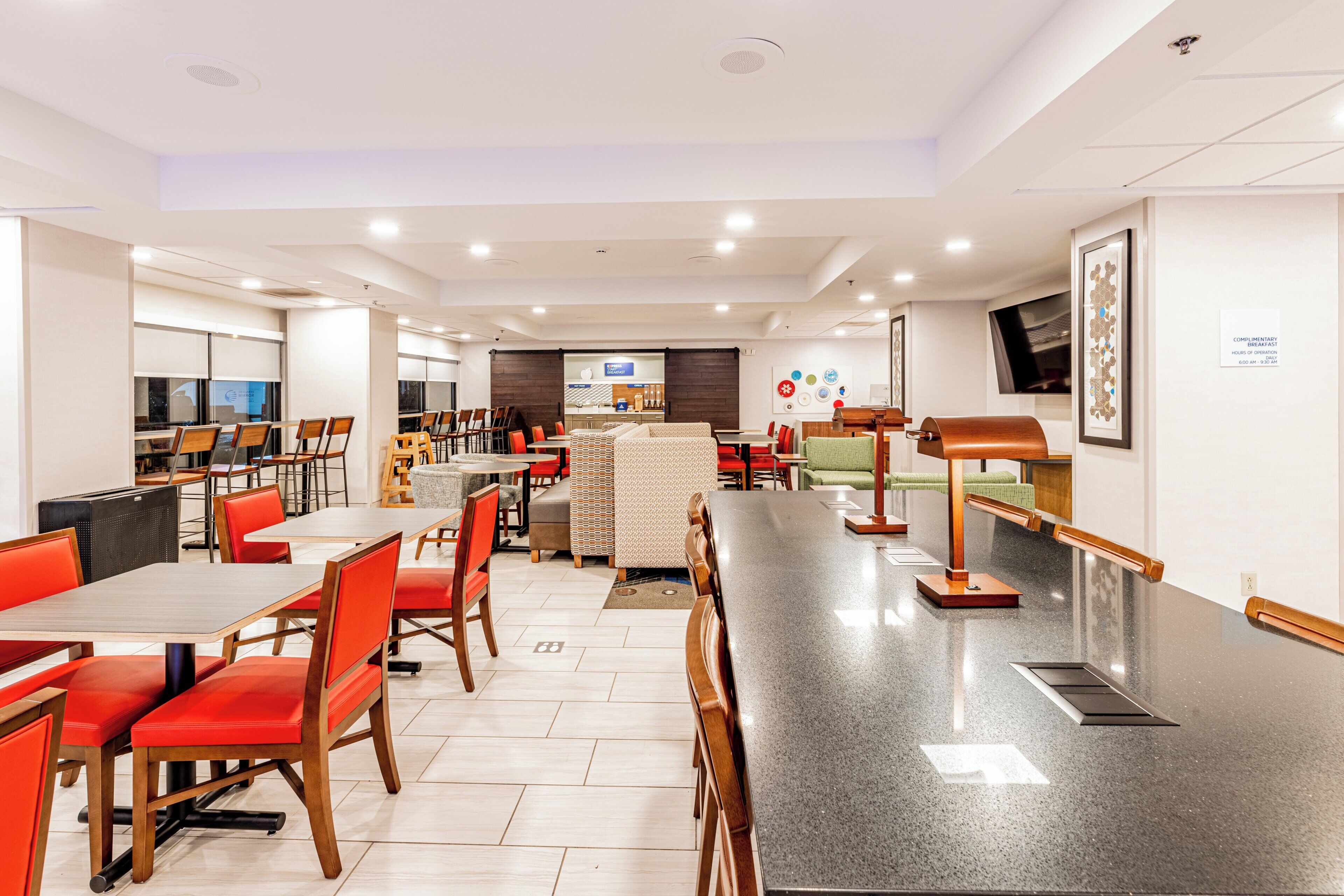 Photo - Holiday Inn Express Indianapolis South by IHG