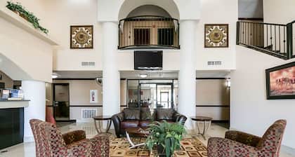 Quality Inn Kingsville Hwy 77