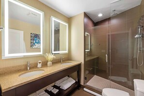 Suite, Multiple Beds, Kitchenette, Annex Building (Shower Only;with Single Sofabed) | Bathroom | Free toiletries, hair dryer, towels, soap