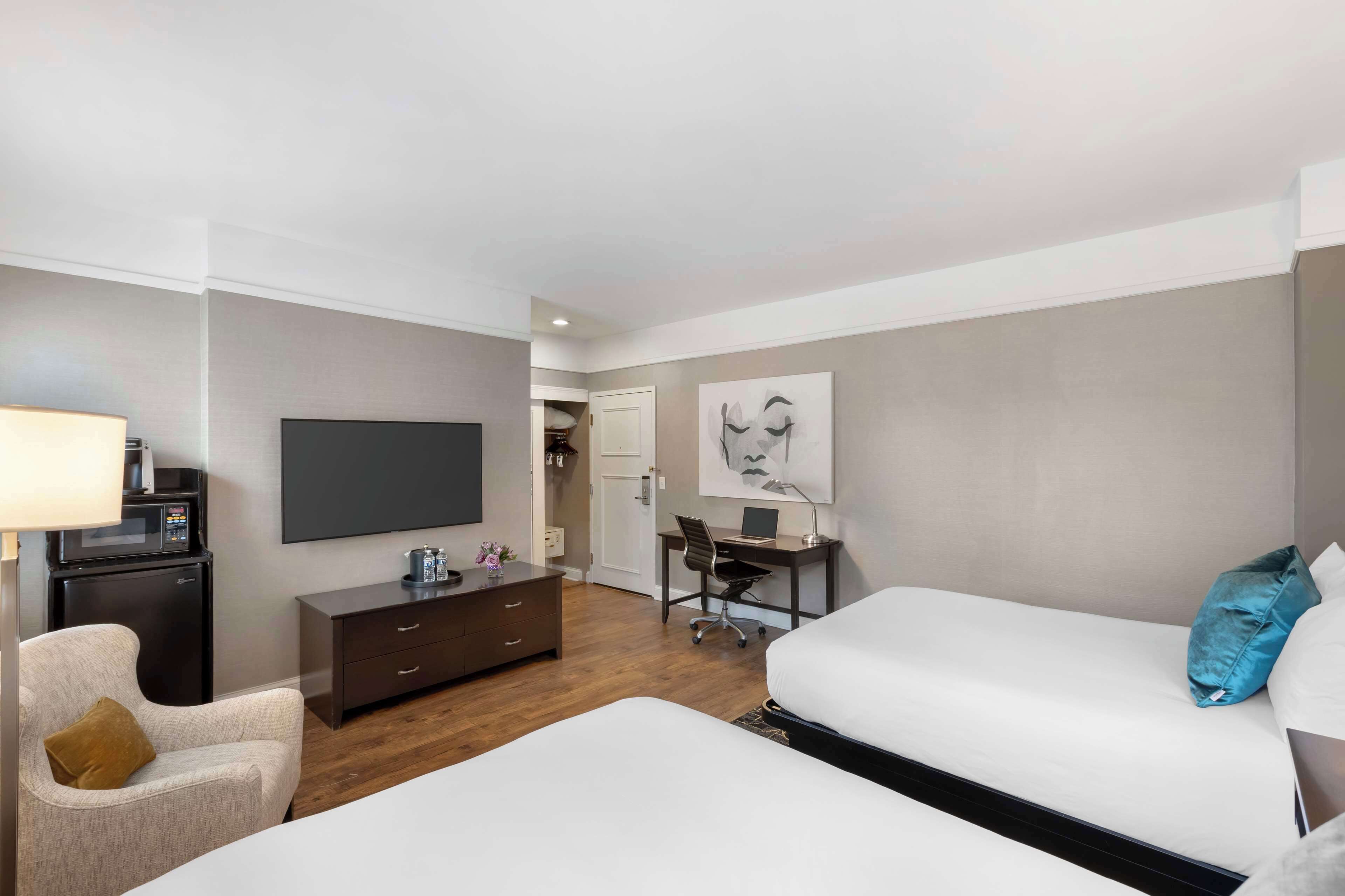 In-room safe, desk, laptop workspace, iron/ironing board