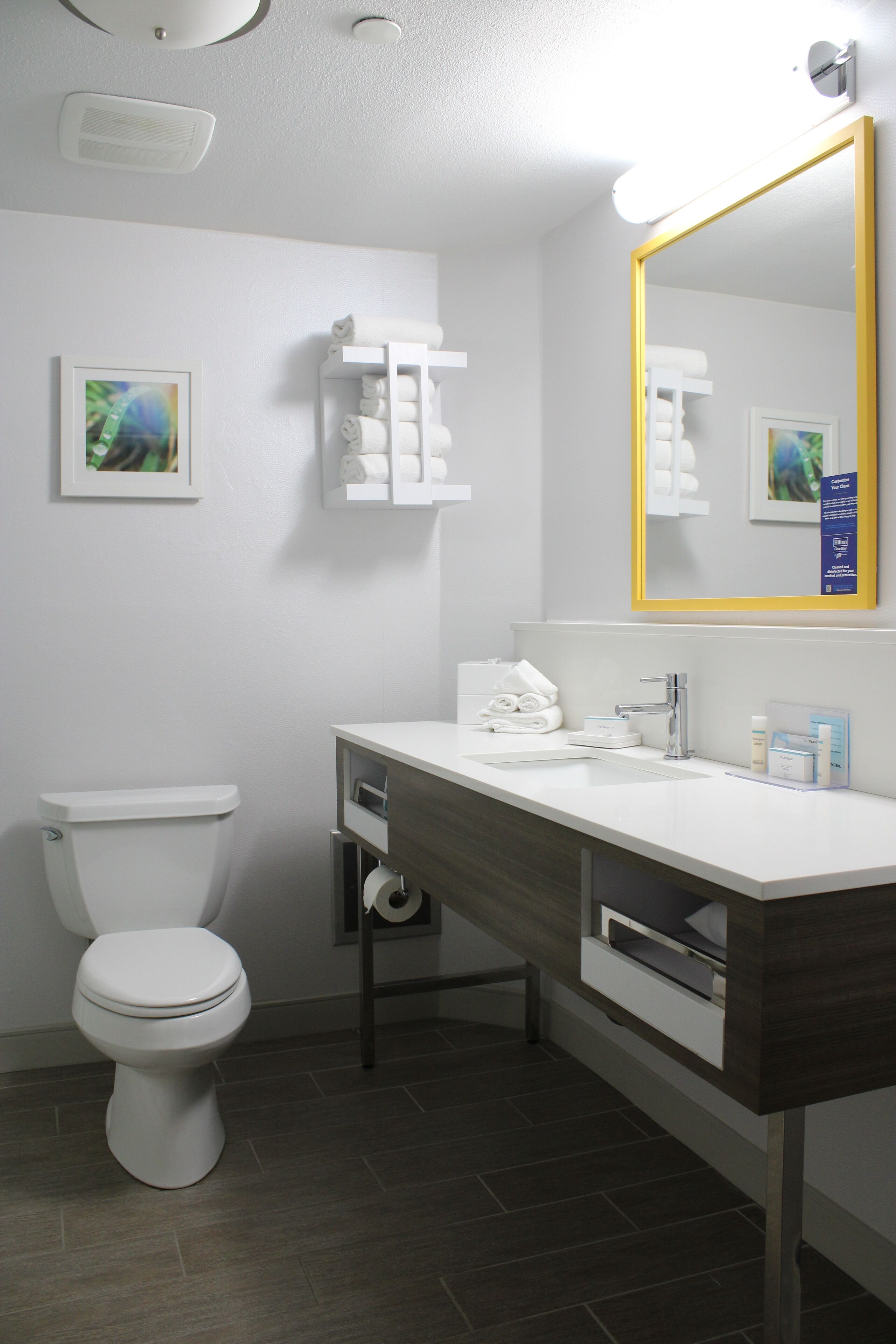 standard room with two double beds | bathroom | combined shower/bathtub, free toiletries, hair dryer, towels