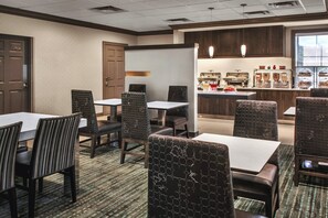 Free daily buffet breakfast  - Residence Inn Cranberry Township Pittsburgh by Marriott (Warrendale)