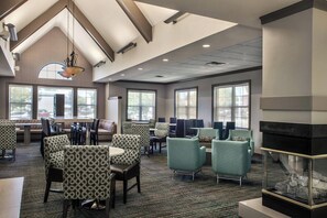 Free daily buffet breakfast - Residence Inn Cranberry Township Pittsburgh by Marriott (Warrendale)