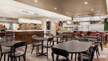 Bữa sáng (9.95 USD/mỗi người)