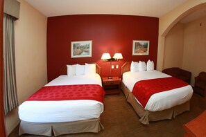 Desk, iron/ironing board, free cots/infant beds, free WiFi - Ramada by Wyndham Fresno Northwest (Fresno)