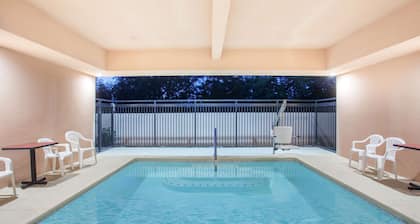 Ramada by Wyndham Fresno Northwest