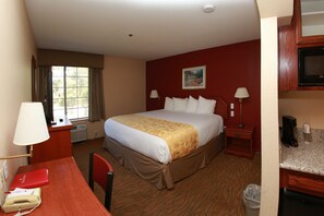 Een bureau, een strijkplank/strijkijzer, gratis babybedden, gratis wifi