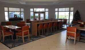 Lobby - La Quinta Inn & Suites by Wyndham Ocala (Ocala)