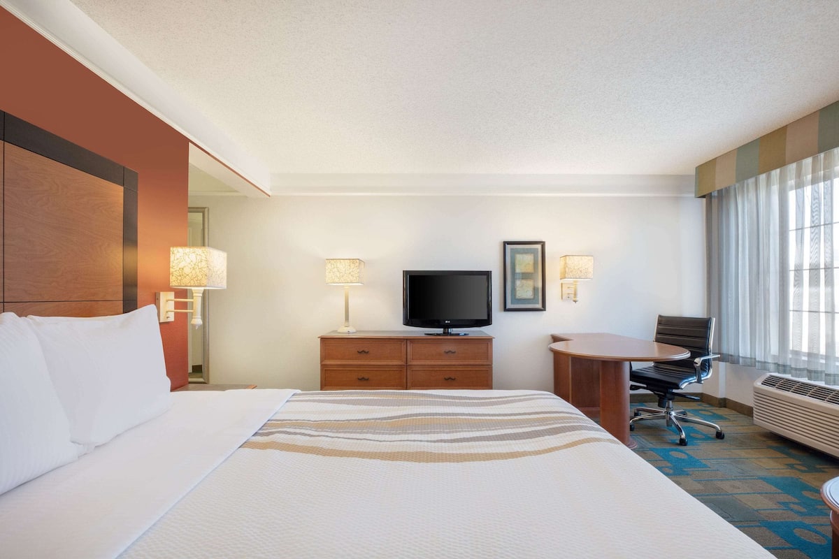 Chambre Deluxe, 1 trĂšs grand lit, non-fumeur