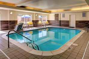 Una piscina cubierta