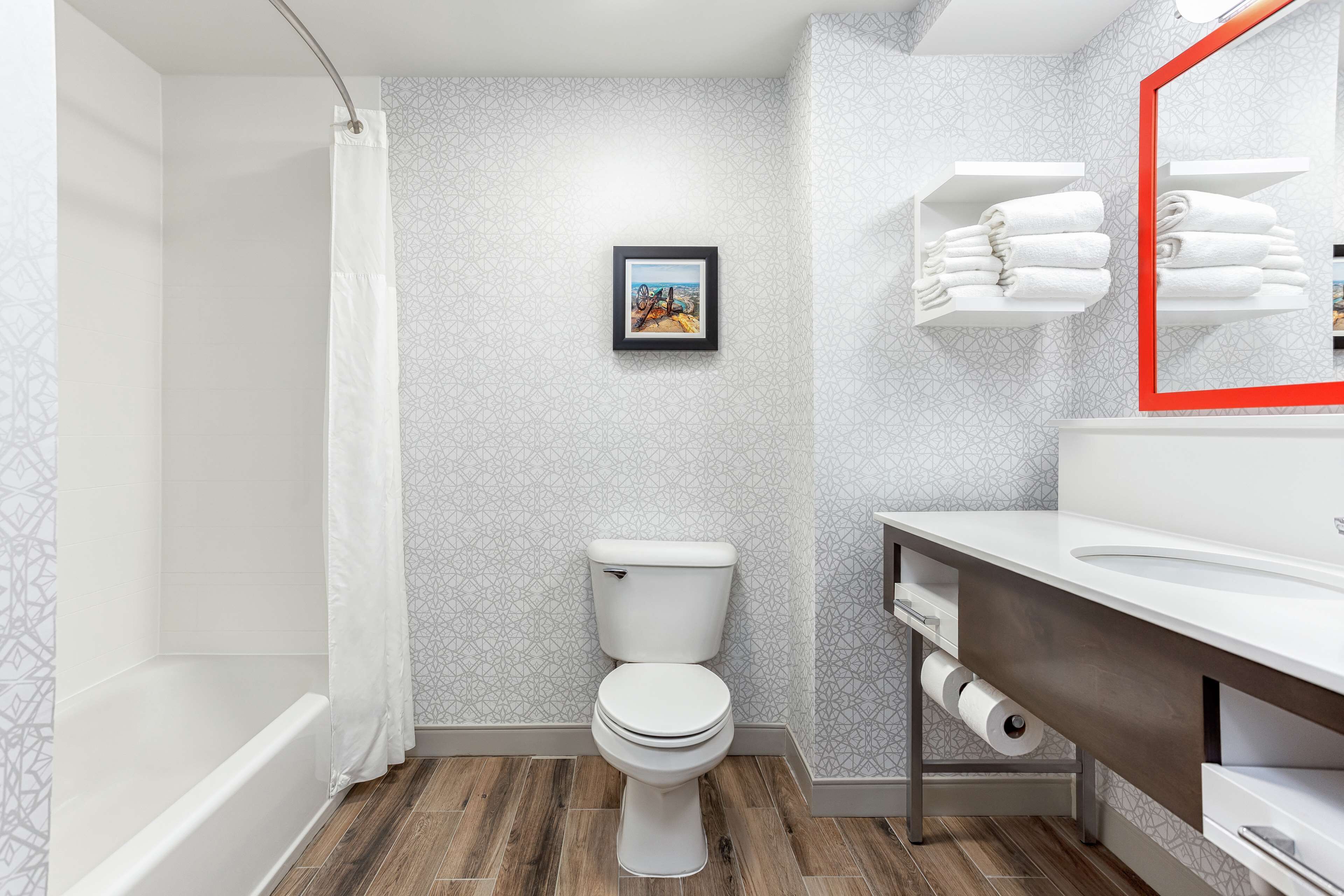 room, 1 king bed, non smoking | bathroom | free toiletries, hair dryer, towels