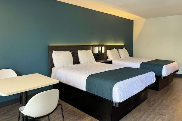 WiFi (free), bed sheets