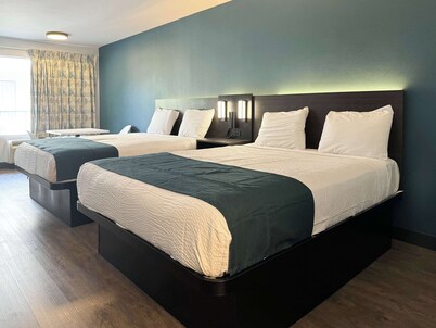 Studio 6 Suites Gardena, CA