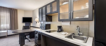 Sonesta Simply Suites Chicago Libertyville