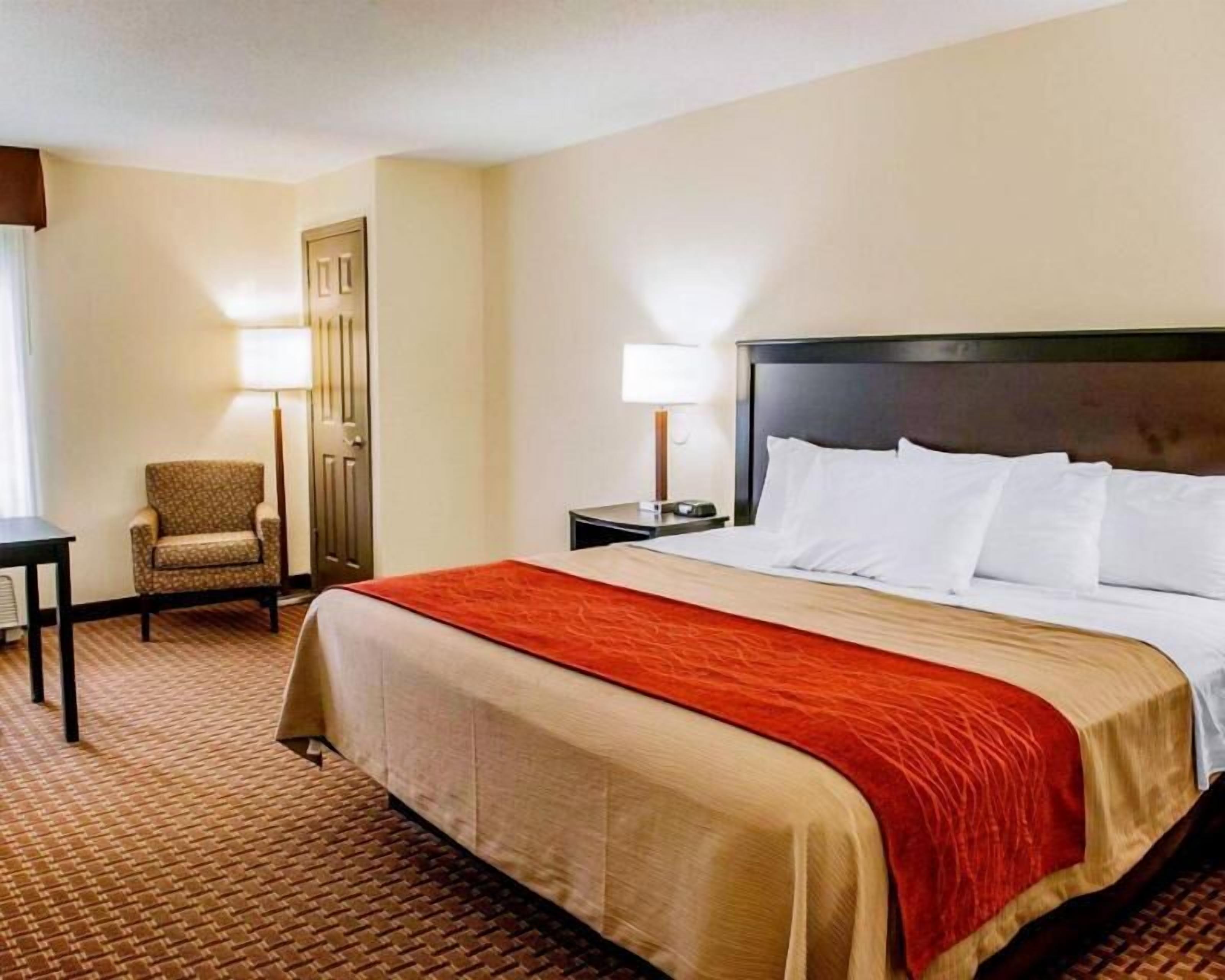 Coffre-fort, bureau, espace de travail pour ordinateurs portables